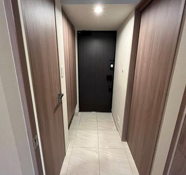 玄関　※別部屋の参考写真です。