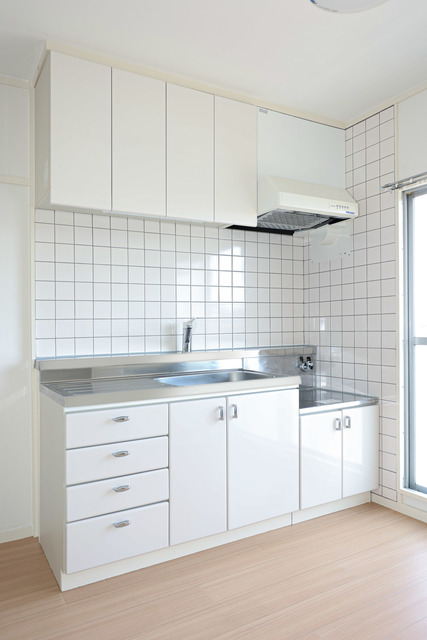 キッチン　コンパクトで使い勝手の良いキッチン