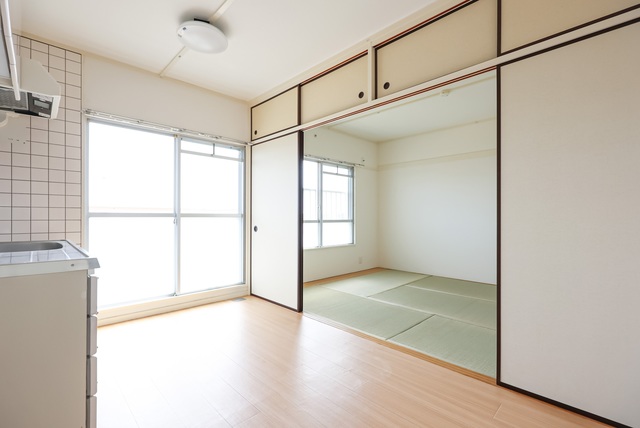 居室・リビング　ふすまを開けて広くお使いいただけます