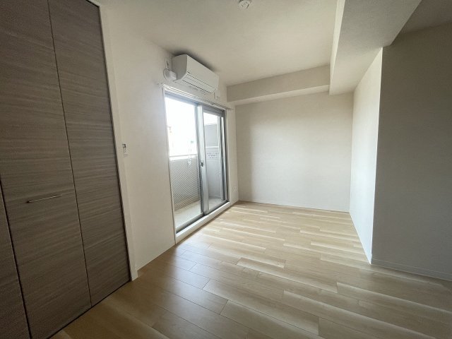 その他部屋・スペース　広くて明るい寝室