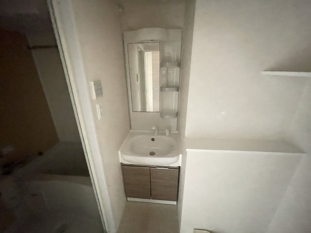 洗面設備　コンパクトで使いやすい洗面所