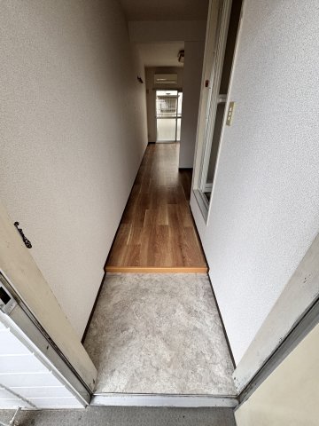 ホワイトハイツの玄関写真