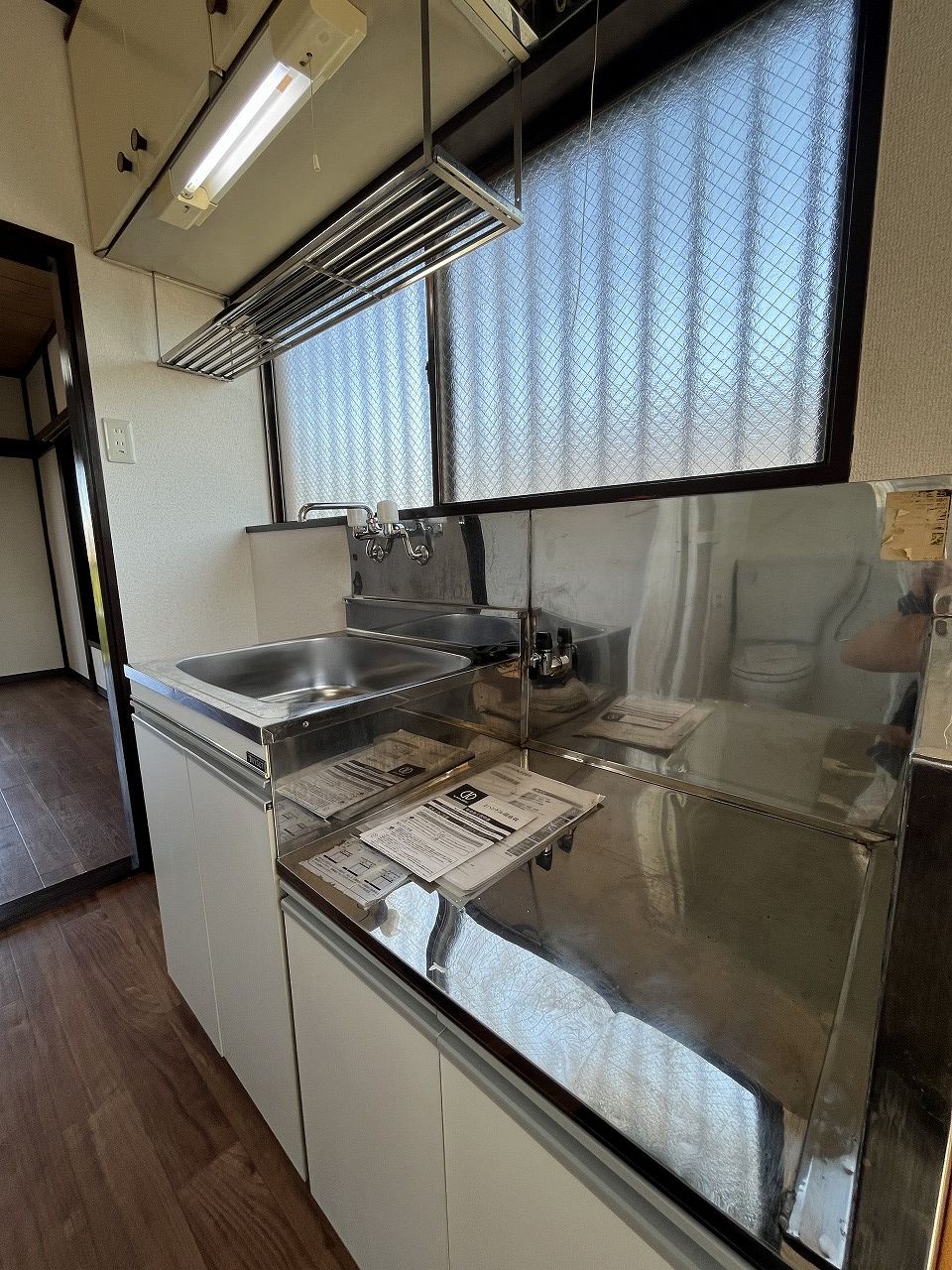 玄関　玄関には下駄箱あるので靴が整理できます！