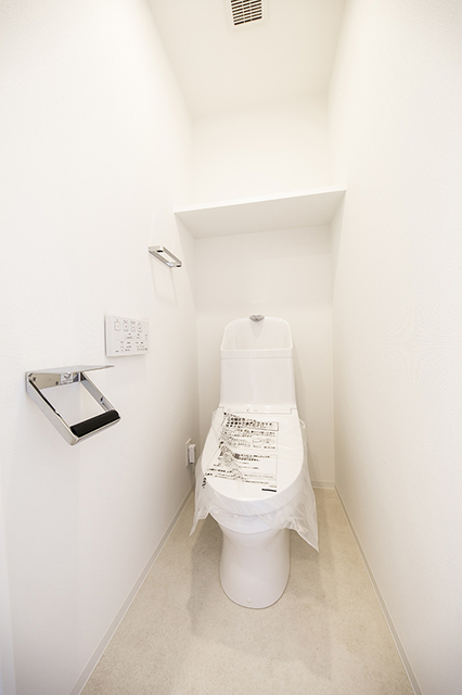 トイレ　※写真は同タイプ住戸です。