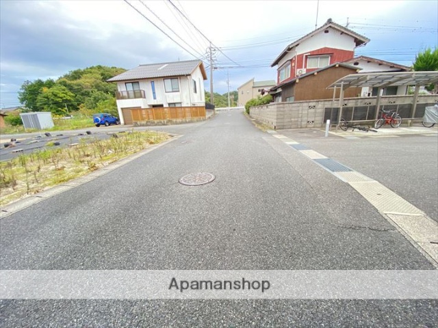 その他　前面道路（その他）まで0m