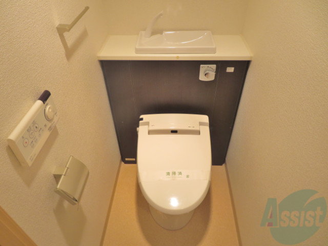 トイレ　トイレはウォシュレット付きです。シャワートイレは嬉しいですね