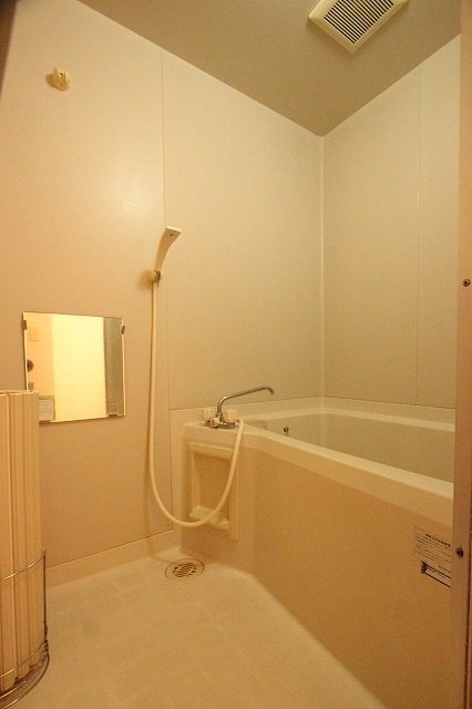 バス・シャワールーム　同物件別部屋