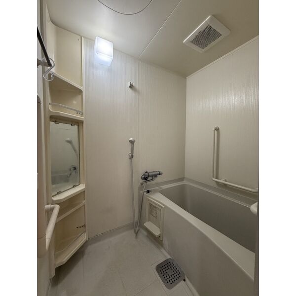 イリス宮の森_内装_2