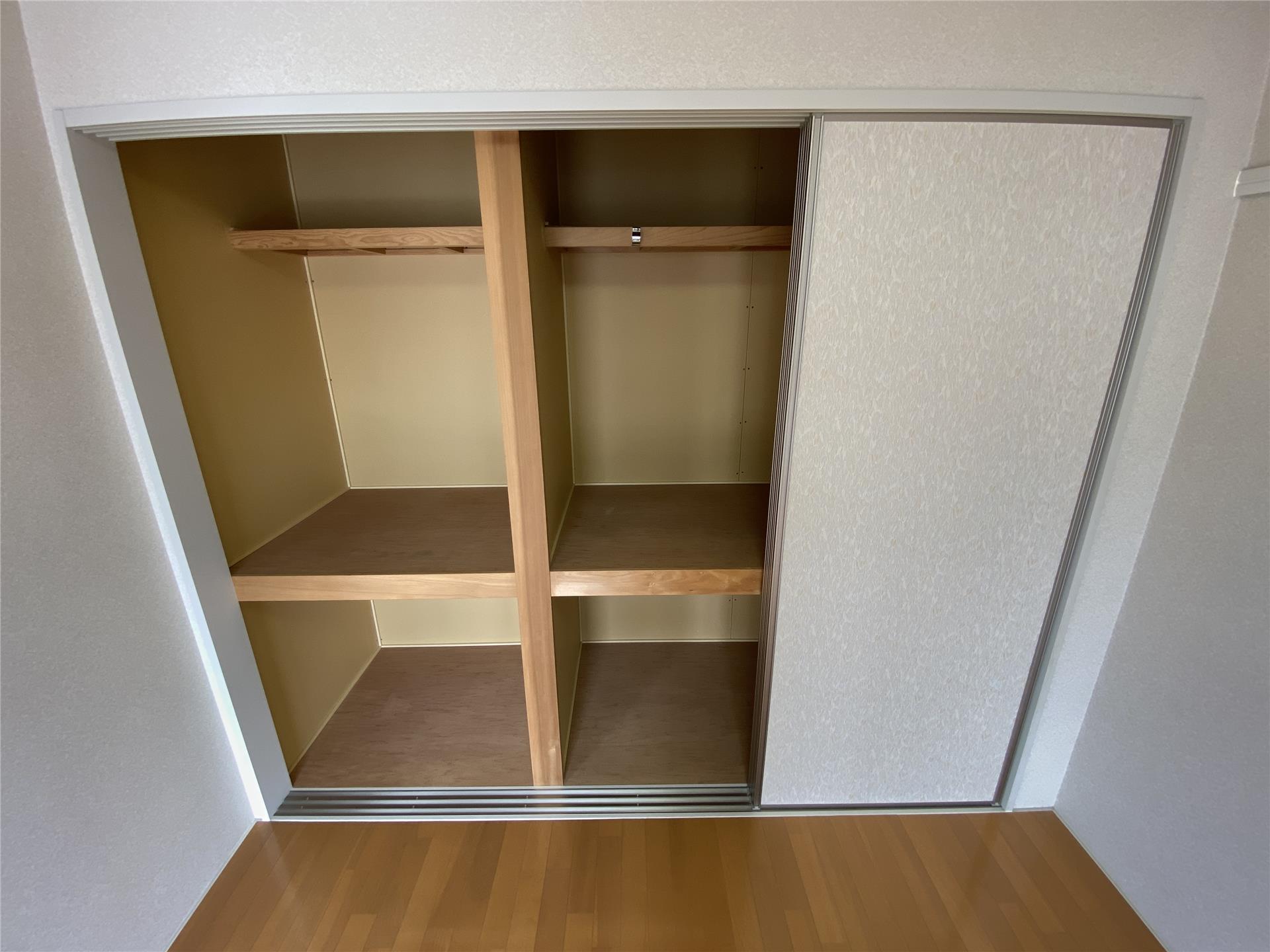収納　押入