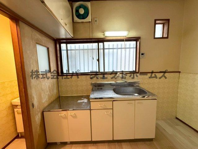 キッチン　コンパクトなキッチンで掃除もラクラク