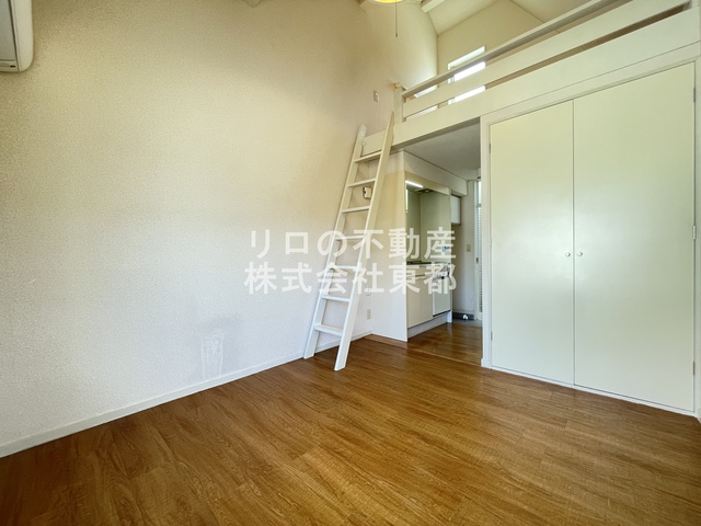 その他部屋・スペース　室内は落ち着いた温もりを感じるフローリングです☆