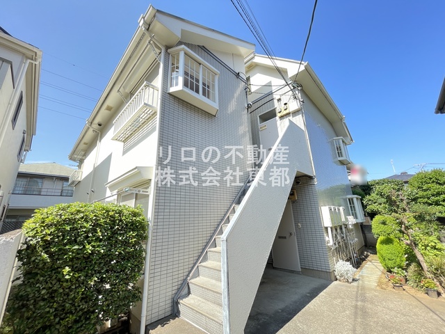 建物外観　周辺は閑静な住宅街ですので落ち着いた住環境です！