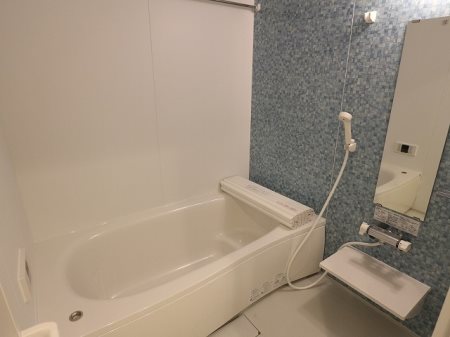 バス・シャワールーム　一坪風呂です。