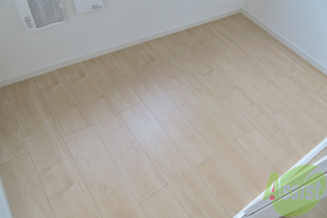 バルコニー　こちらはサンルームです。陽当たりもとてもいいですよ。