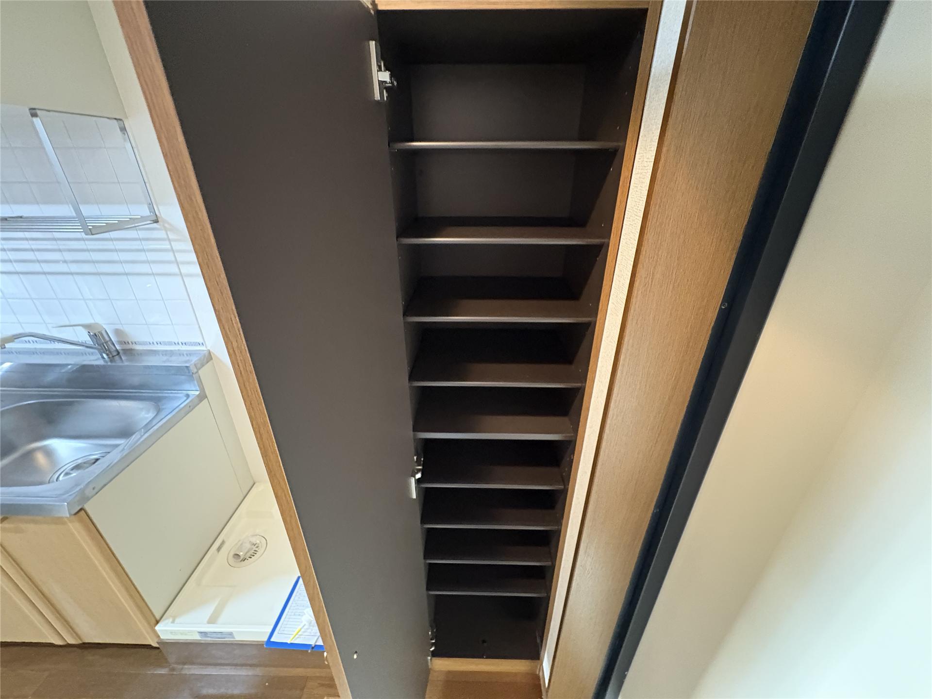 玄関　シューズボックス付きの玄関です