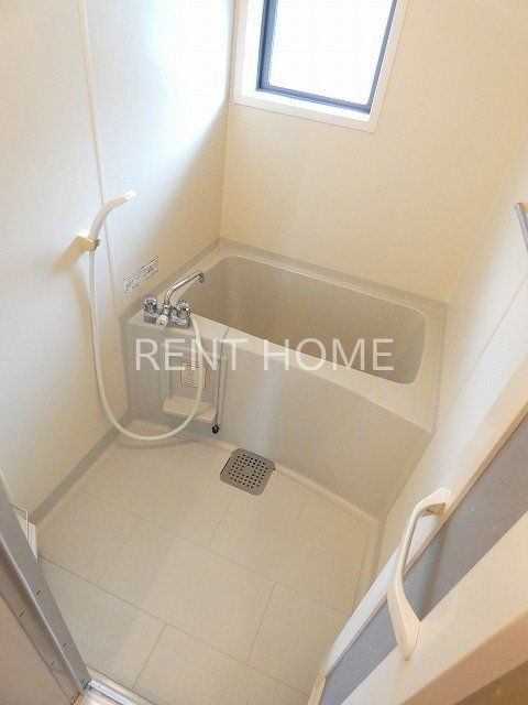 バス・シャワールーム　浴室窓あります