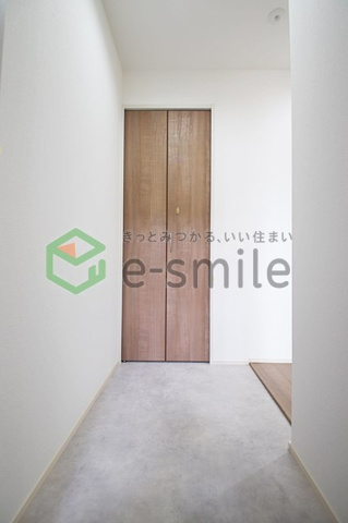 玄関　※同シリーズの内装写真となります。 ※参考イメージ