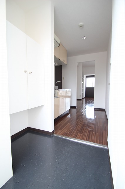 玄関　同物件、別号室のものです。