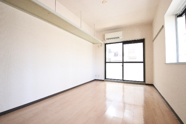 居室・リビング　※別号室の参考写真です※