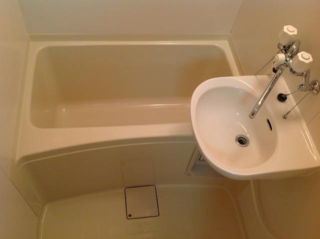 バス・シャワールーム　浴室乾燥機付き