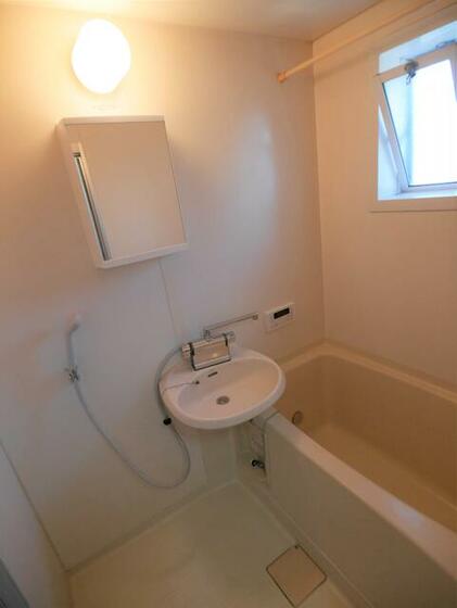 バス・シャワールーム　追い焚き付きバス