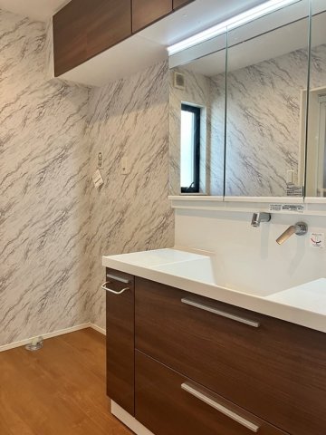 洗面設備　使いやすい洗面所です