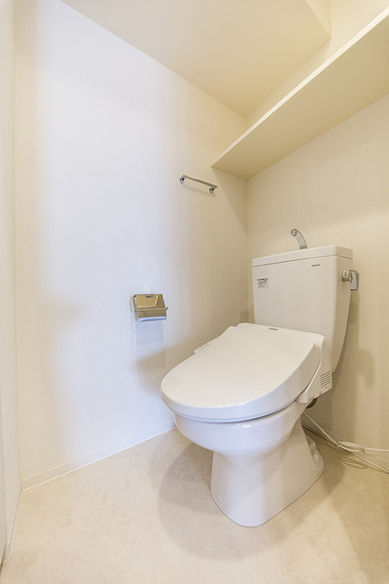 トイレ　※写真は同タイプ住戸です。