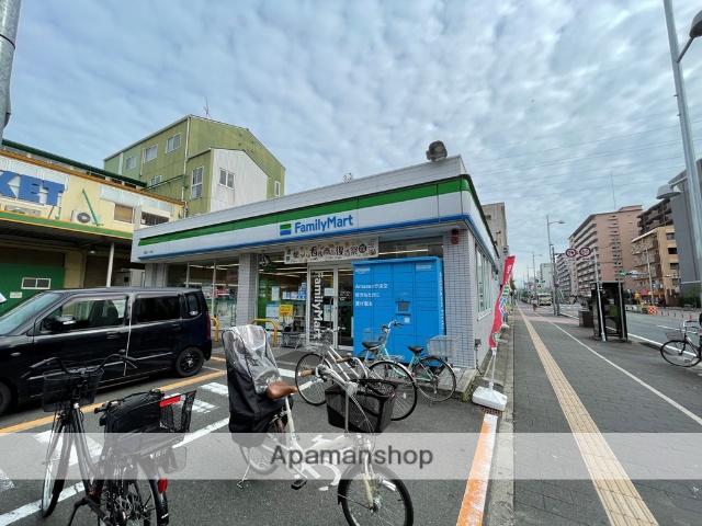 コンビニ　ファミリーマート（コンビニ）まで275m