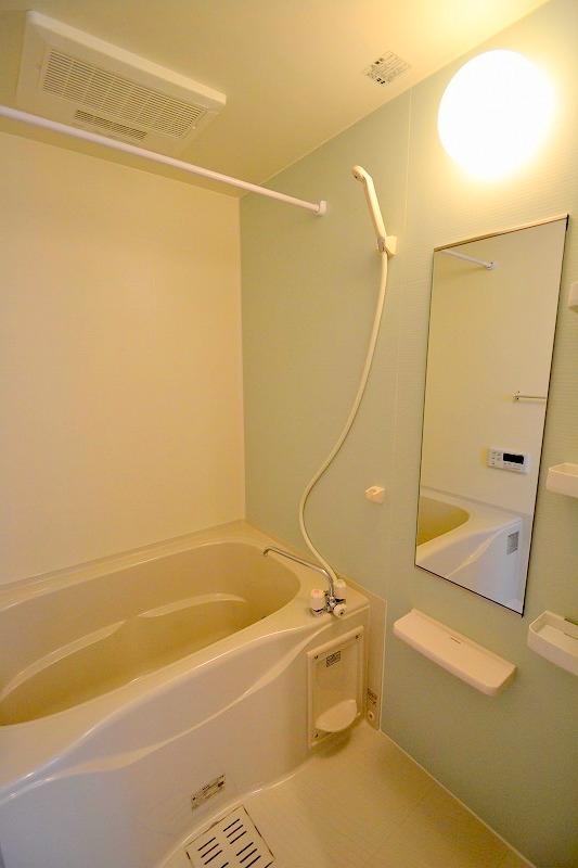バス・シャワールーム　お問合せはシティホーム海田センター　082-821-2227
