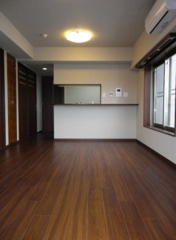 居室・リビング　☆明るい洋室☆