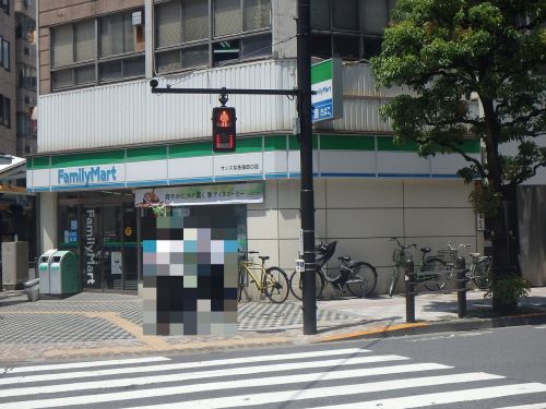 コンビニ　ファミリーマートサンズ京急蒲田駅西口店（コンビニ）まで292m
