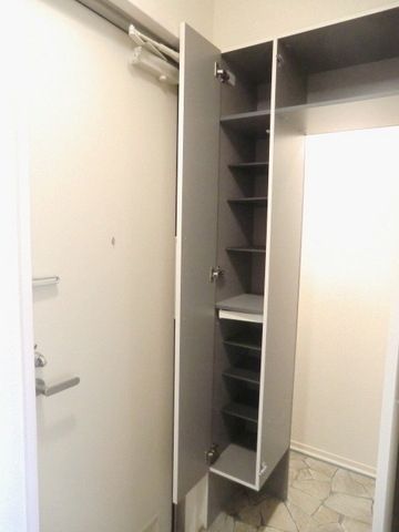 玄関　シューズインクローク付き