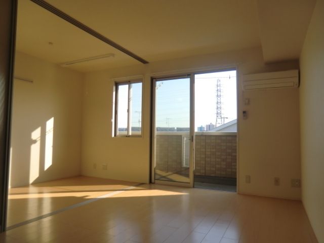 その他部屋・スペース　エアコン・室内物干し完備