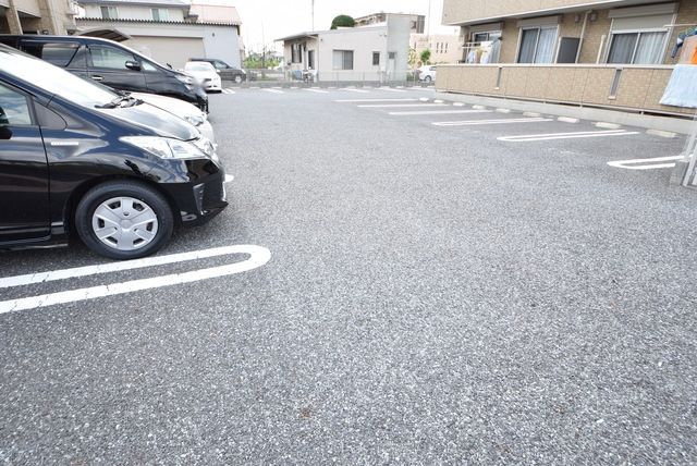 駐車場　敷地内駐車場
