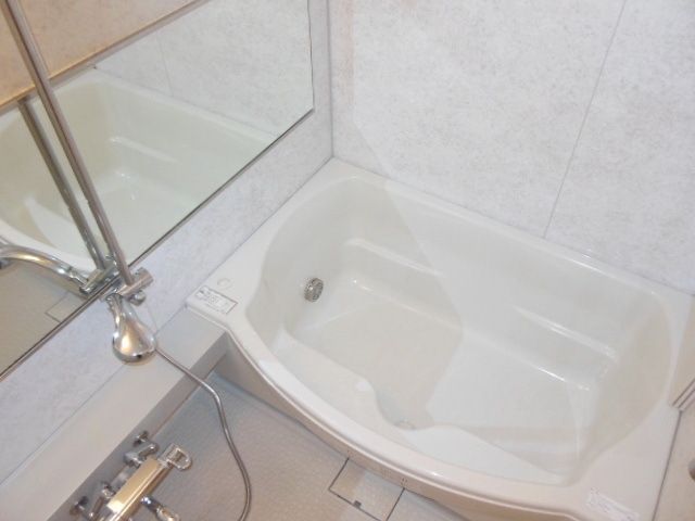 バス・シャワールーム　★便利な追焚機能付お風呂★