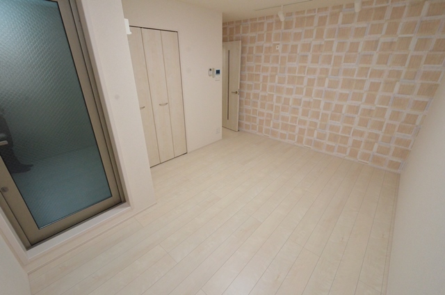 居室・リビング　エアコン付きで快適に過ごせます♪