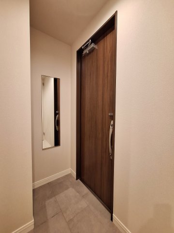 玄関　★姿見付き玄関★