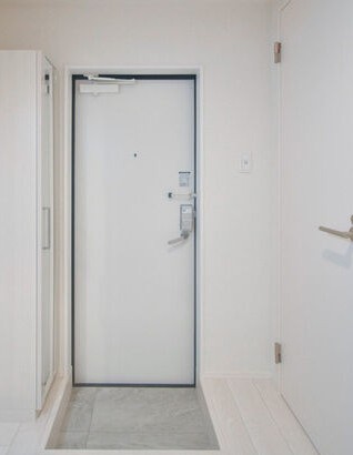 居室・リビング　玄関