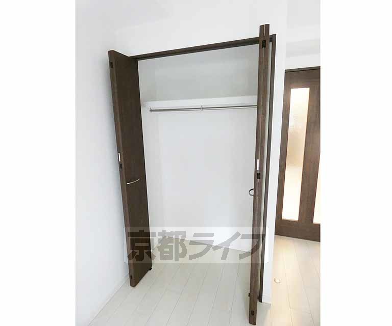 収納　ロングコートも掛けられます