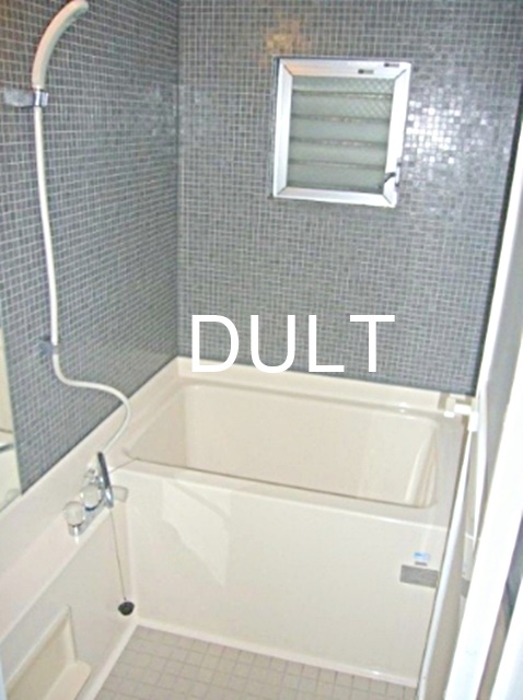 バス・シャワールーム　バスルームです。