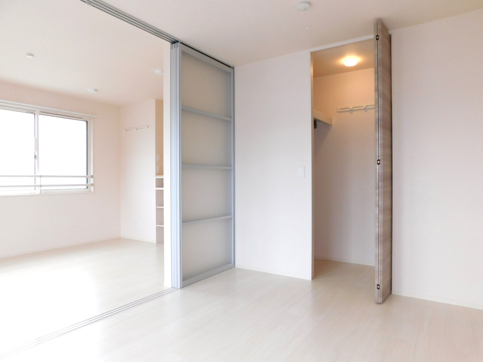 収納　洋室６帖・クローゼット