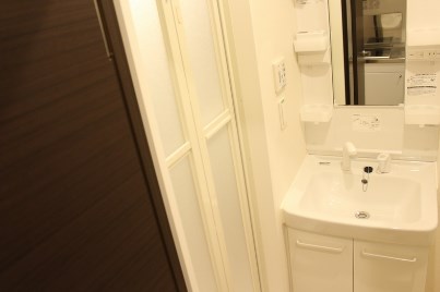 洗面設備　室内サンプル 　イメージのため形状や色調、床材、設備等実際と