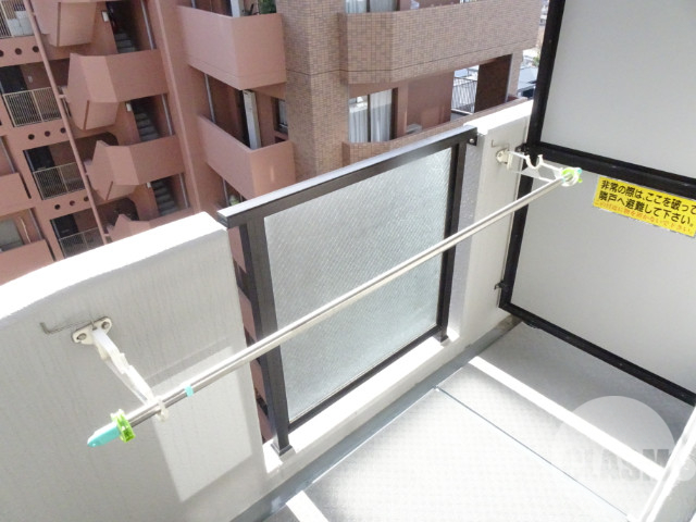 バルコニー　南向きだからお洗濯物が乾きやすい！
