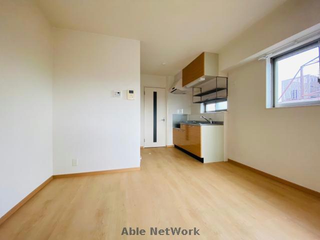 居室・リビング　同型反転