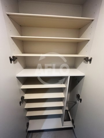 収納　アーバネックス天満橋Front　シューズボックス