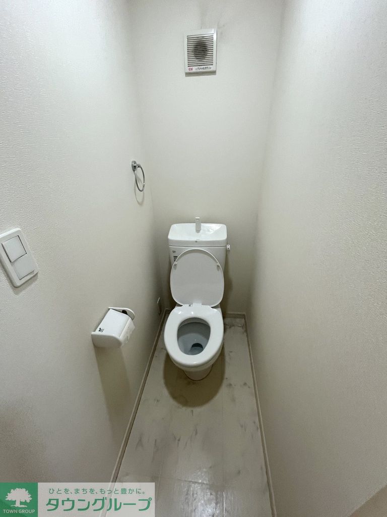 トイレ　※クリーニング前の写真です