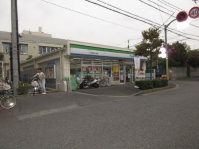 コンビニ　ファミリーマート北区豊島七丁目店（コンビニ）まで186m