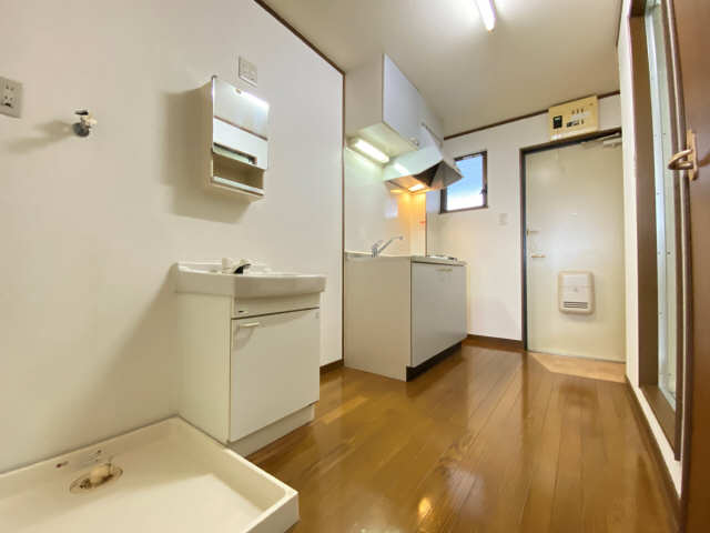 居室・リビング　室内