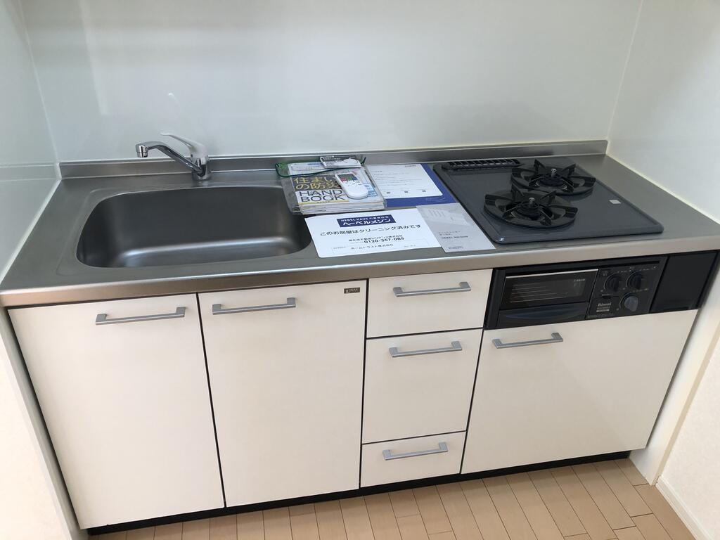 キッチン　※別号室の参考写真となります。