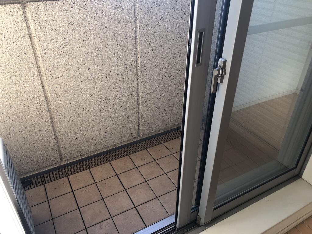 バルコニー　※別号室の参考写真となります。